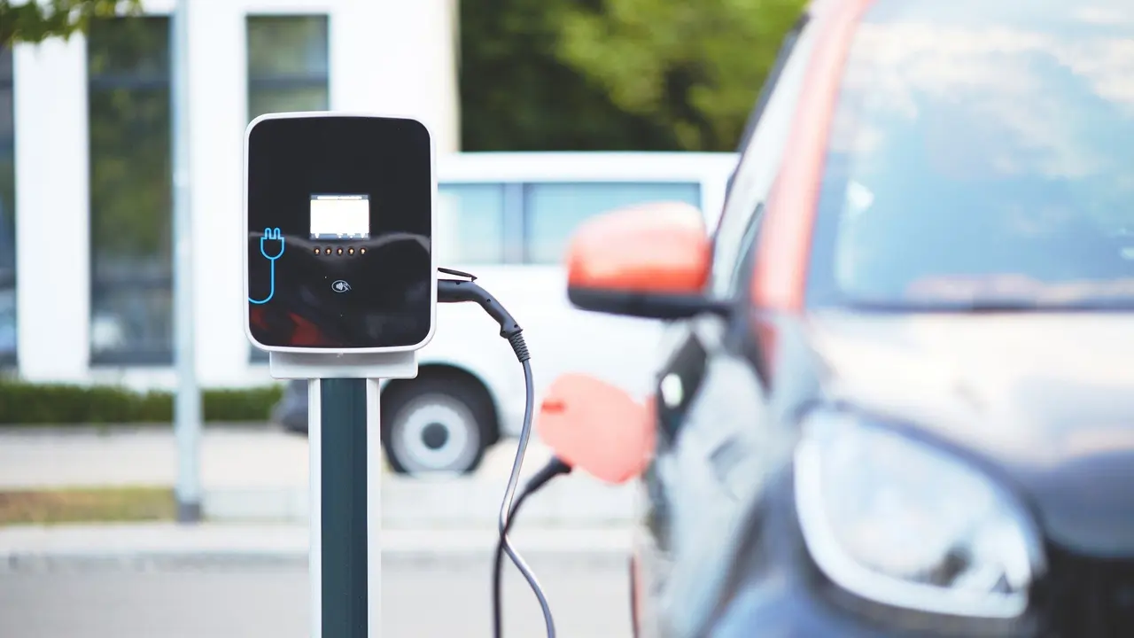 Veh&iacute;culo el&eacute;ctrico 3(1)