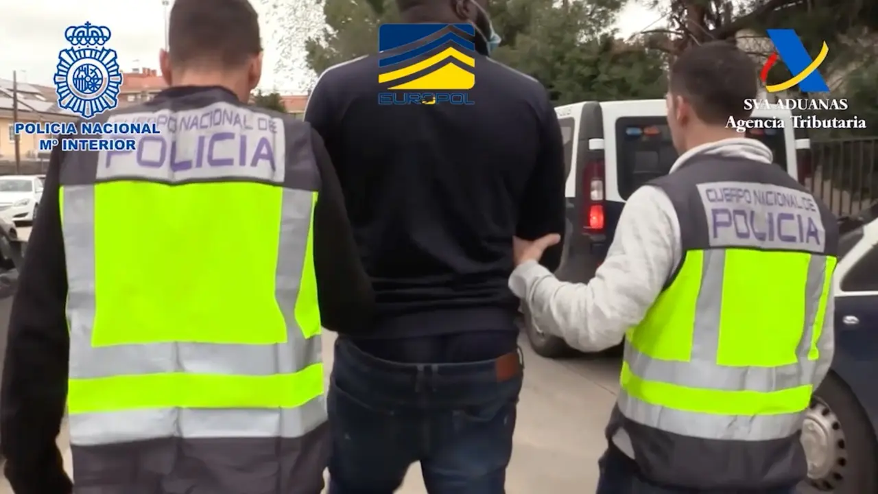 Polic&iacute;a Timo nigeriano