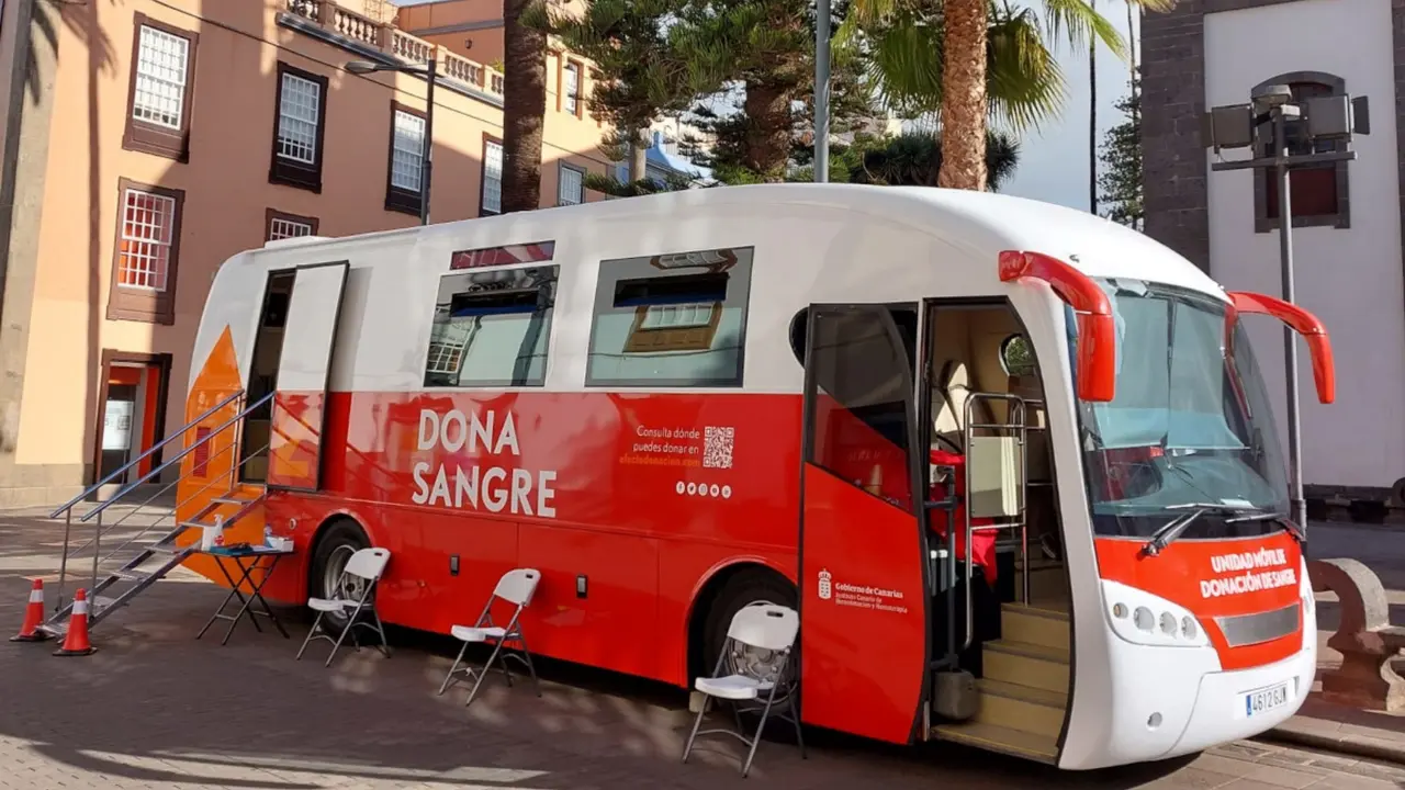 Sangre Unidad m&oacute;vil del ICHH en La Laguna(1)