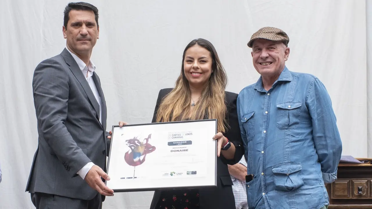 Donaire recibe el premio a Mejor Carta de Vinos de Canarias(1)