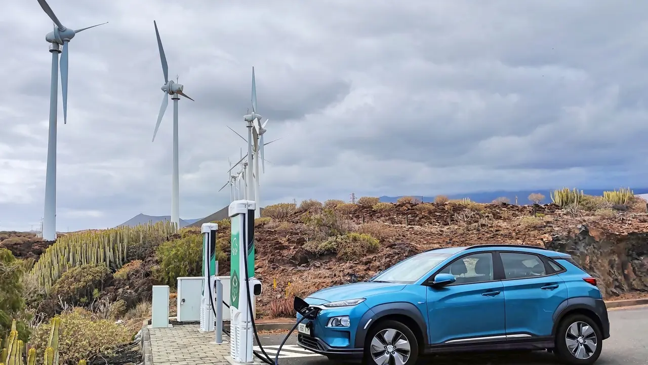 Recarga e&oacute;lica coche electrico 2022