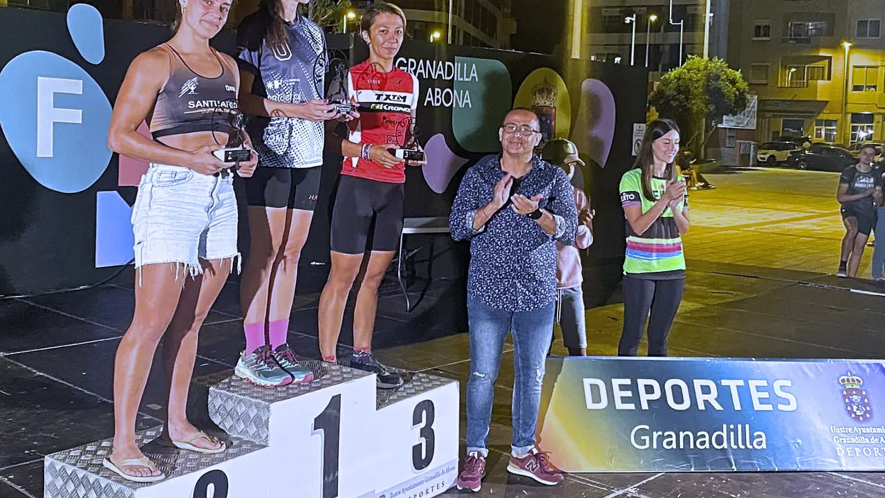 Trail M&eacute;dano 2022 p&oacute;dium femenino(1)