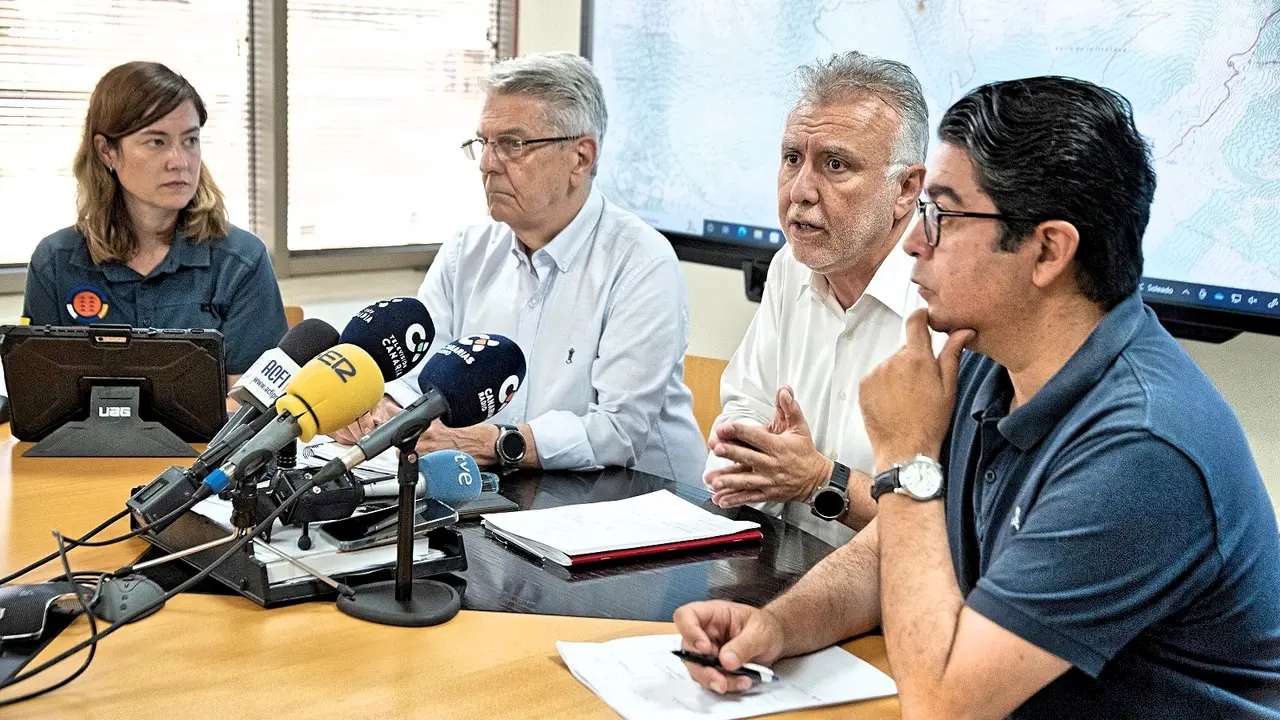 250722 Rueda de prensa evoluci&oacute;n incendio forestal Tenerife(1)