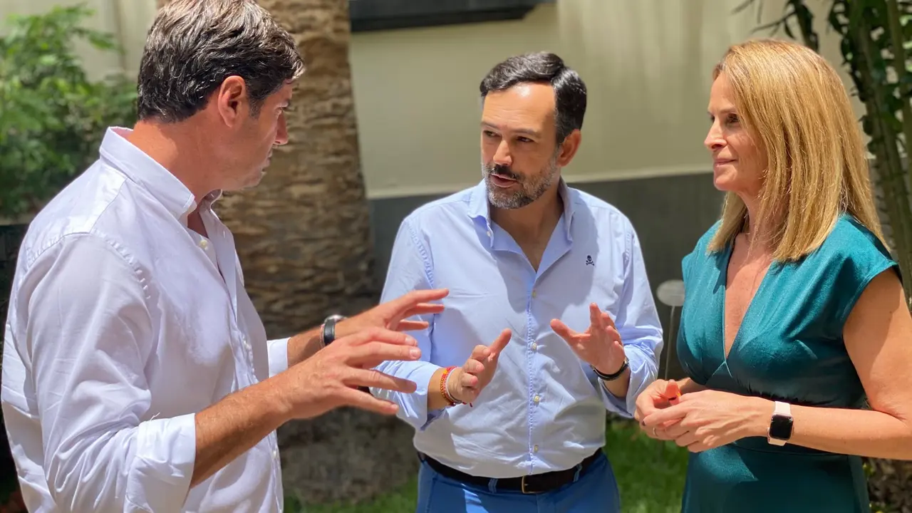 Emilio Navarro, Lope Afonso, Luz Rever&oacute;n(1)