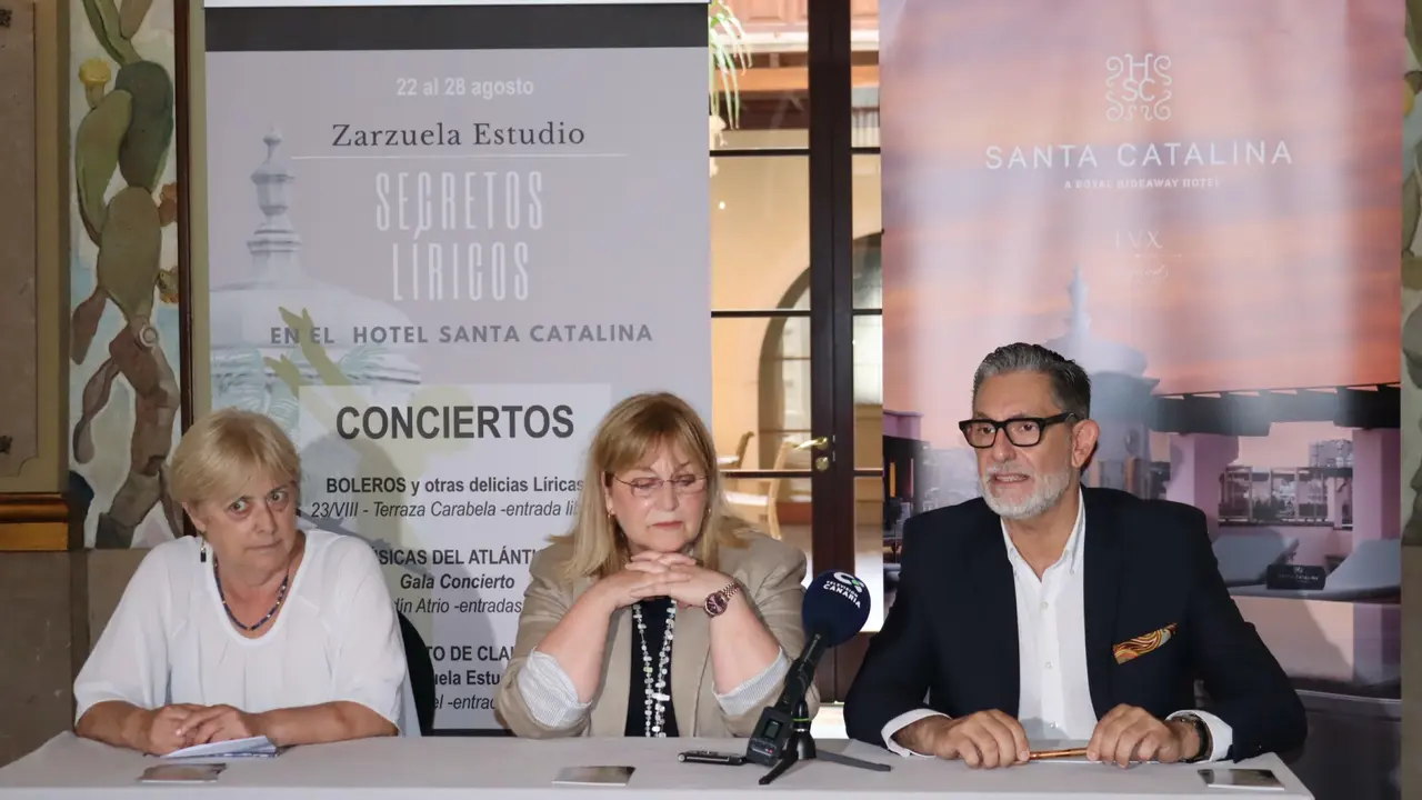 De izq a dcha, Gabriela Chiflet, Iasbel Costes y Manuel Mart&iacute;nez-Fesno en la presentaci&oacute;n del concierto 'Secretos L&iacute;ricos'(1)