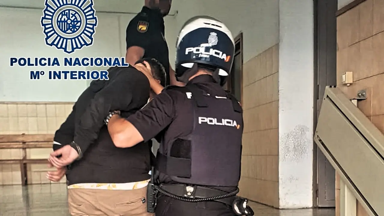 Policia Nacional detenido Foto 1-73(1)