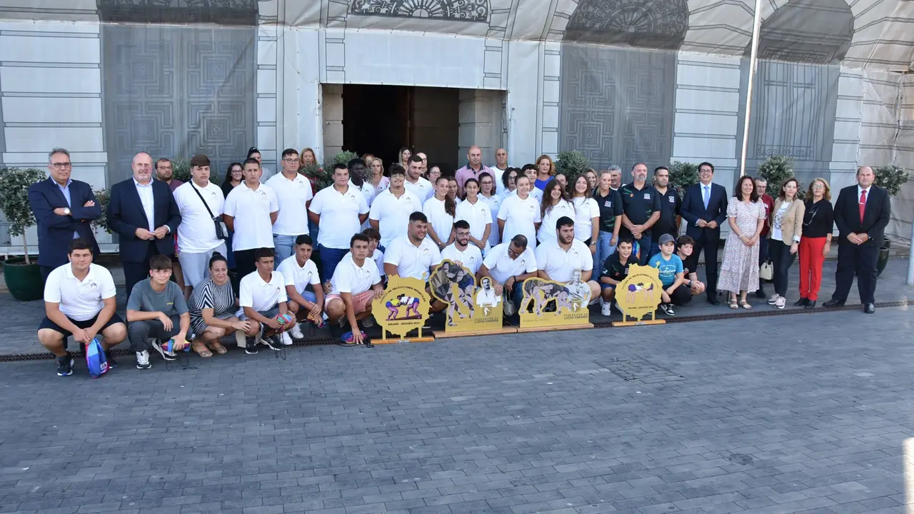 Recepci&oacute;n lucha canaria RECEPCI&Oacute;N LUCHA CANARIA. Infantiles, Cadetes y Juveniles. Consejera Concepci&oacute;n Rivero Presidente Lucha Canaria Jerem&iacute;as Hern&aacute;ndez