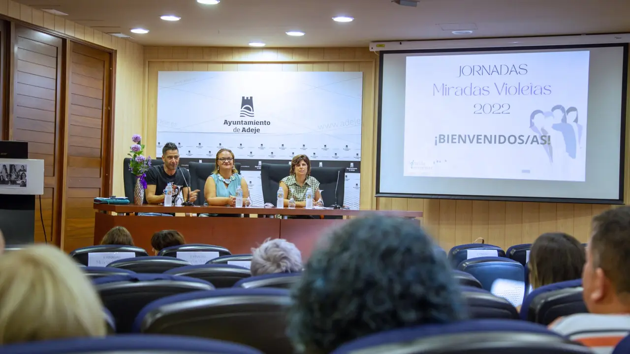 Adeje Jornadas Miradas Violetas-9880(1)