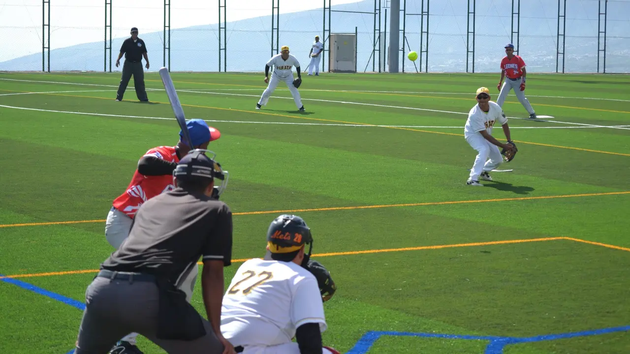 Piratas-Leones Latinos de Ag&uuml;imes(1)