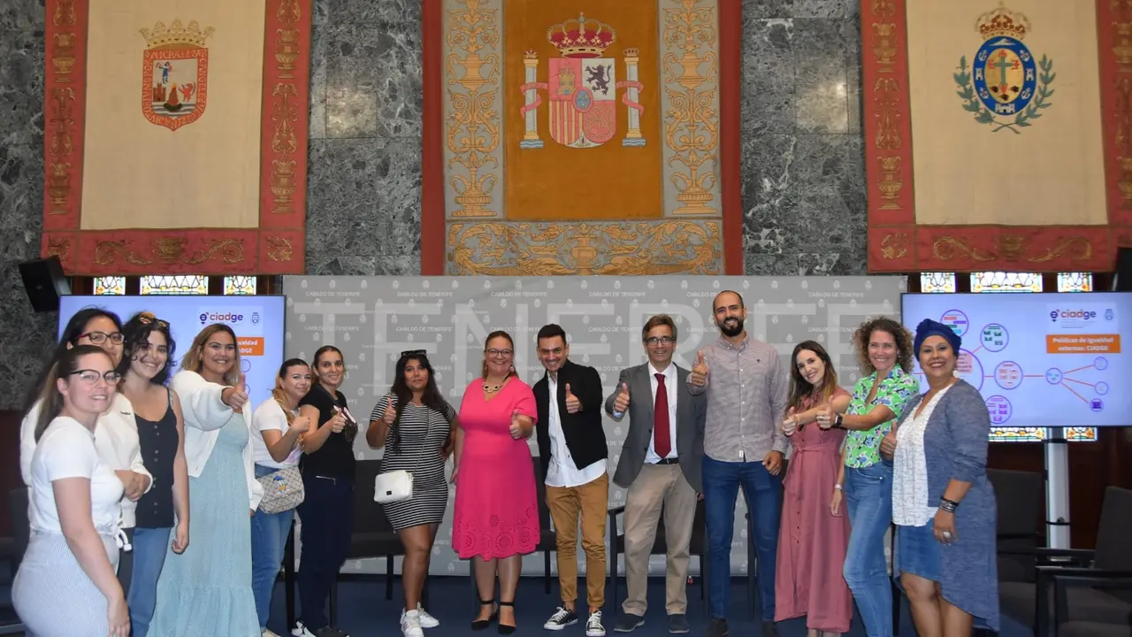 20221108_nauzet_gugliotta_priscila_de_le&oacute;n_radio_ecca_formaci&oacute;n_mujeres_gitanas_01(1)