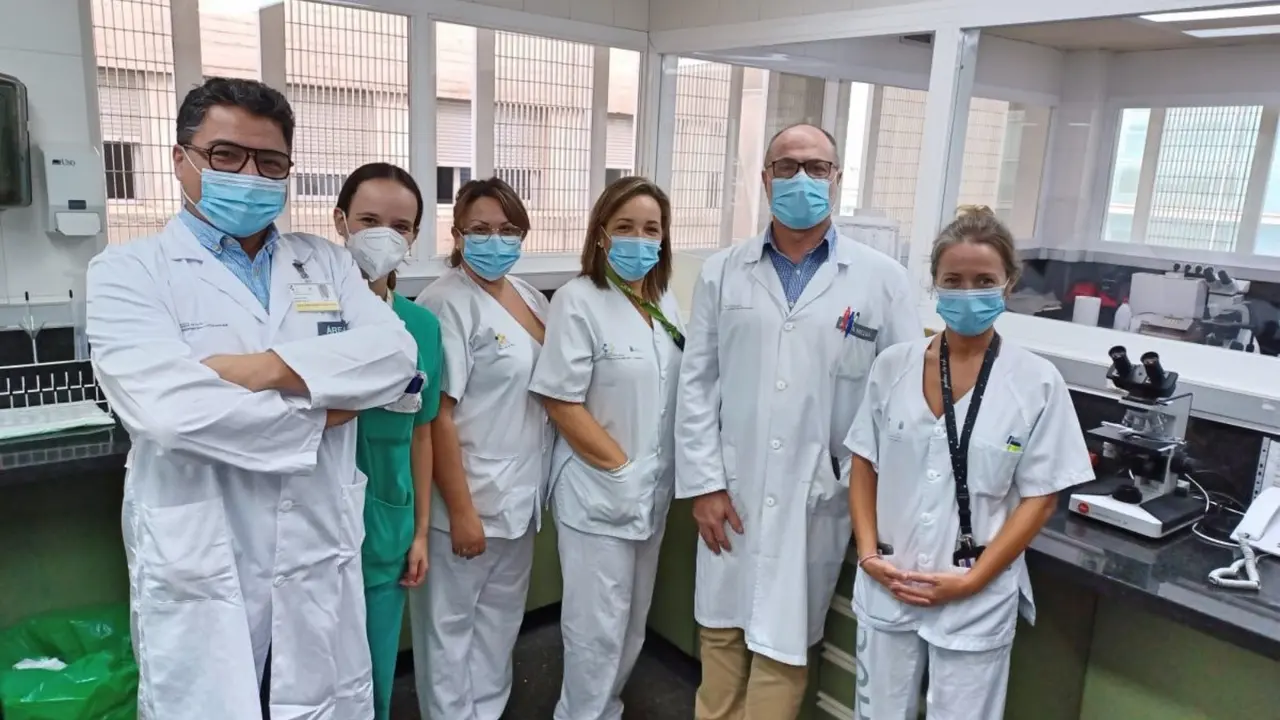 Profesionales-Laboratorio-Hematologia-HUC-que-han-participado-en-este-hallazgo-scaled-e1668171851609(1)
