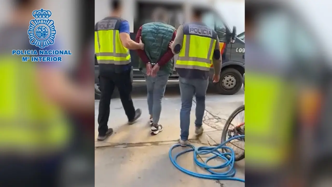 Polic&iacute;a detenido 2022-11-21 a las 11