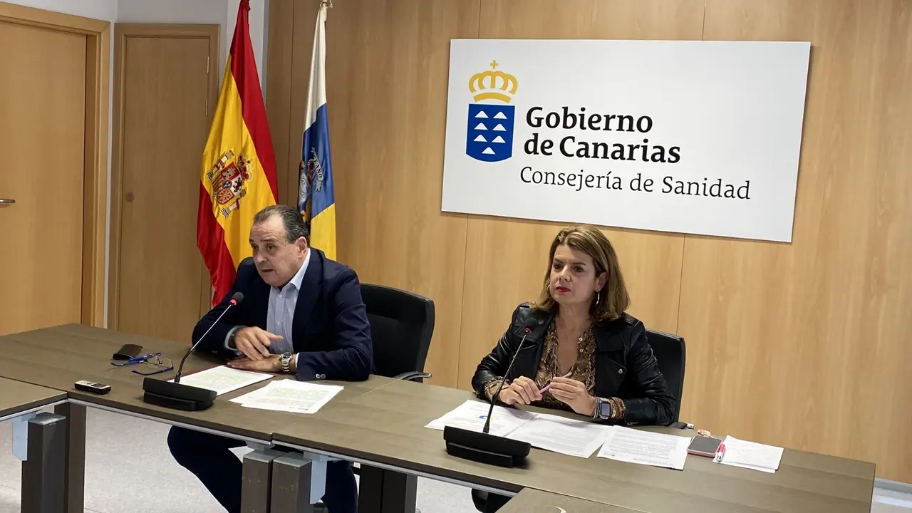 Blas Trujillo y Elizabeth Hern&aacute;ndez durante la presentaci&oacute;n(1)