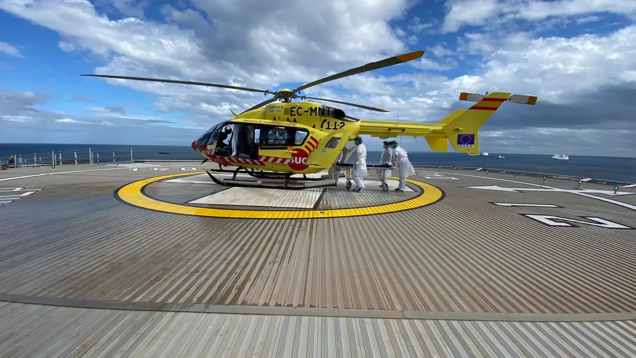 Traslado-de-paciente-COVID-en-helic&oacute;ptero-medicalizado-del-SUC(1)