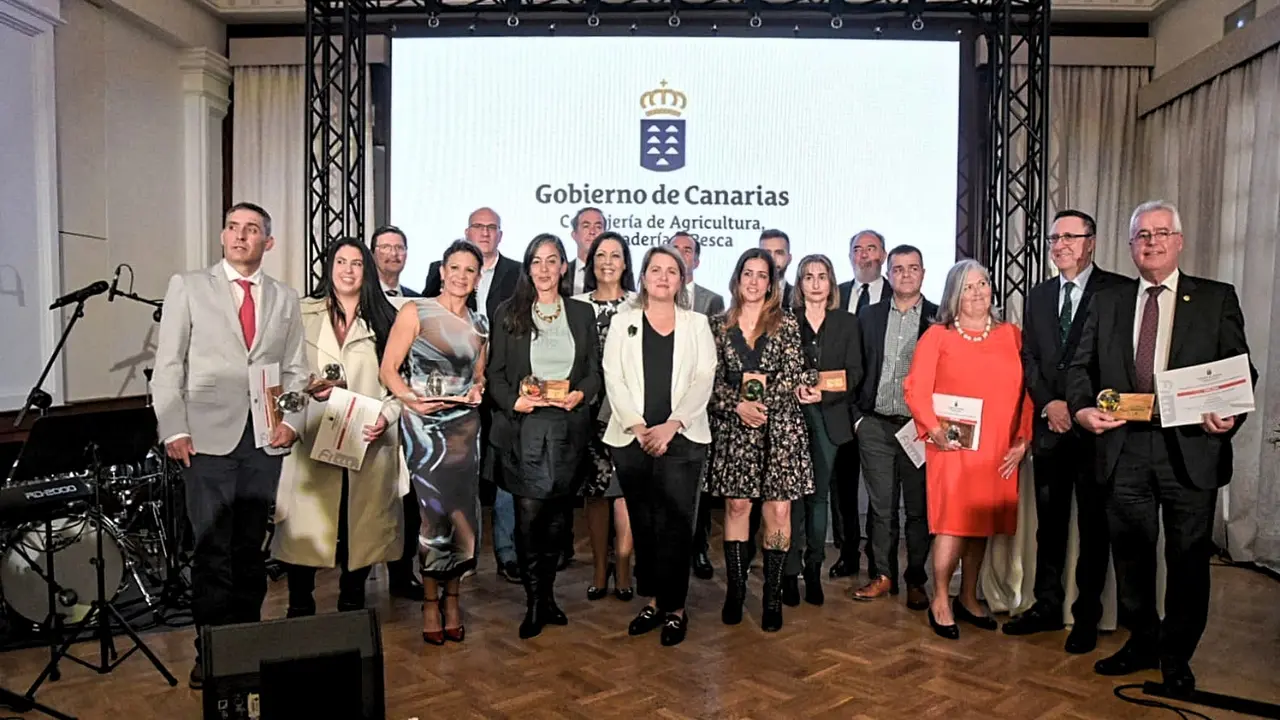 Foto de familia de los Premios Agrarios(1)