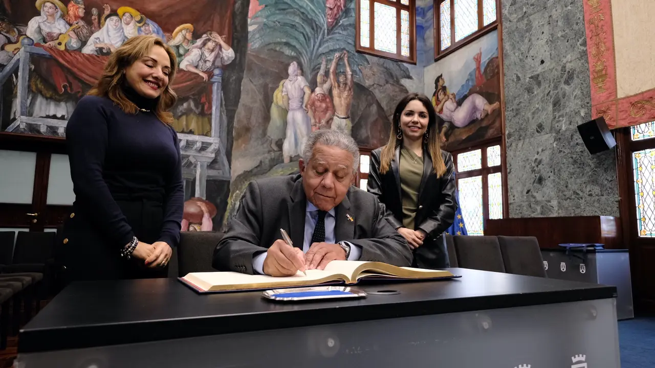 20230223_Berta_P&eacute;rez_Liskel_&Aacute;lvarez_embajador_Rep&uacute;blica_Dominicana (18)(1)