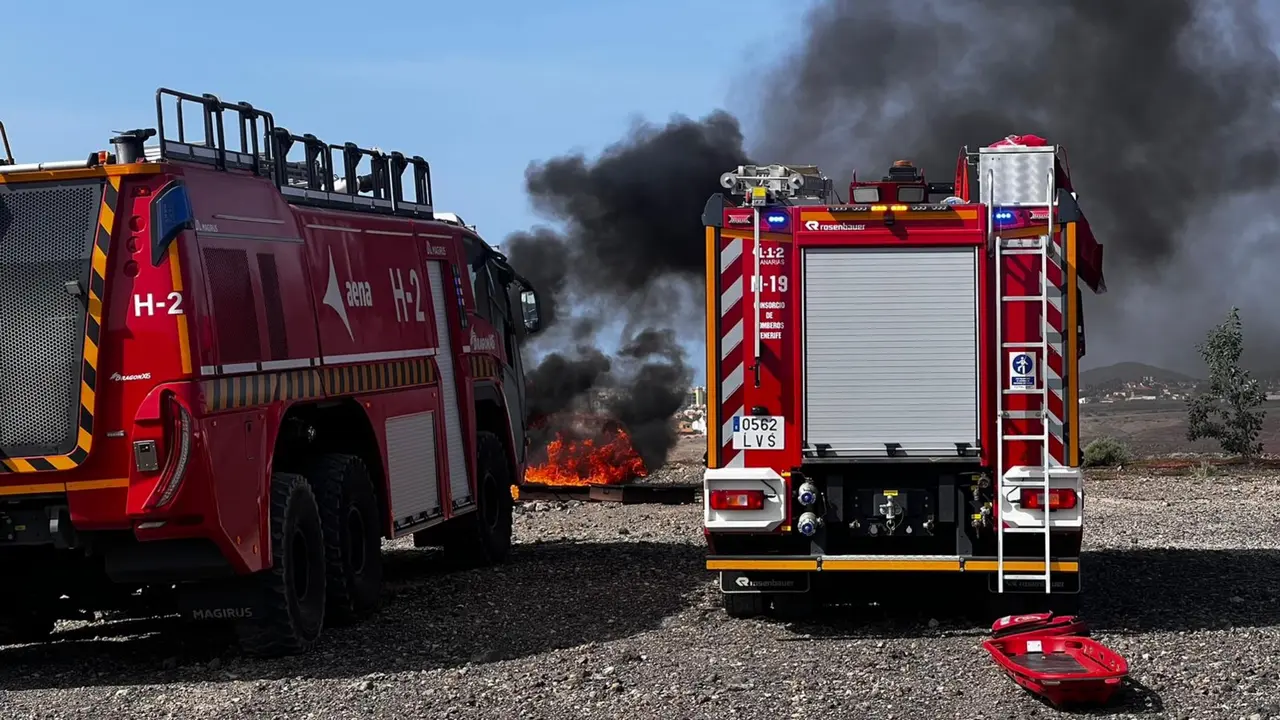 20230316 bomberos simulacro aeropuerto 3 (1)(1)