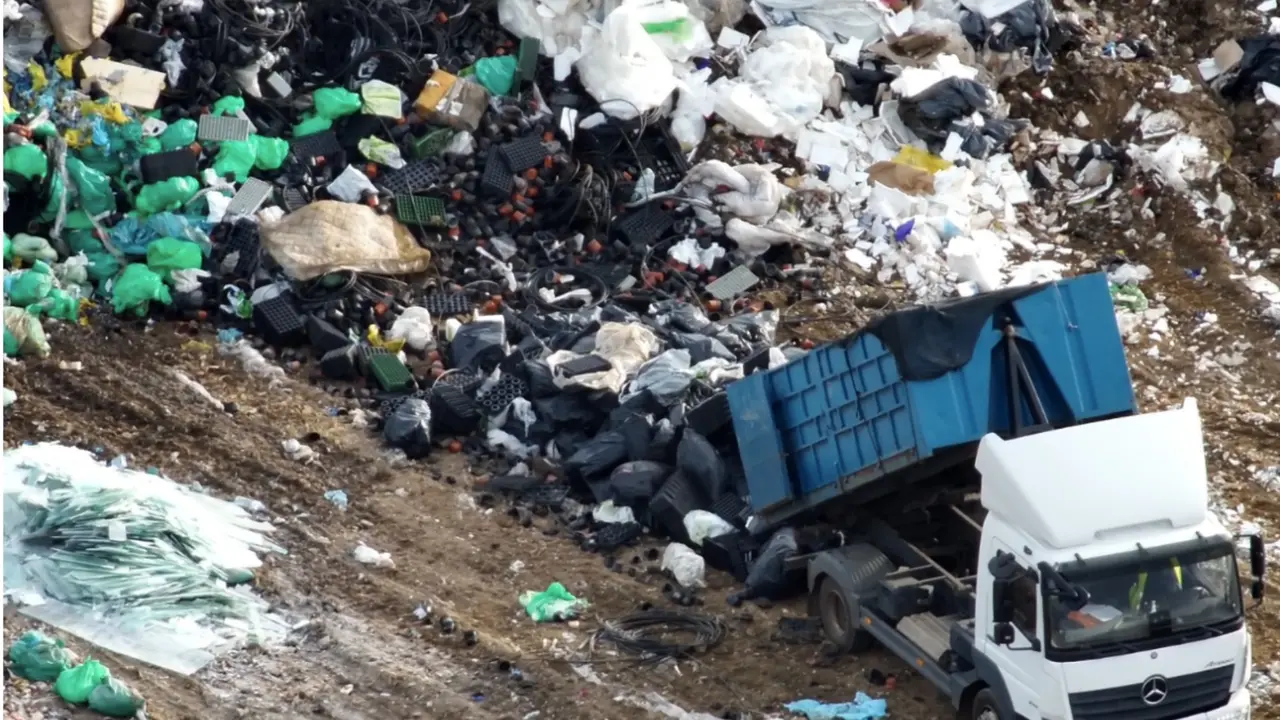 Basura Pirs R2(1)