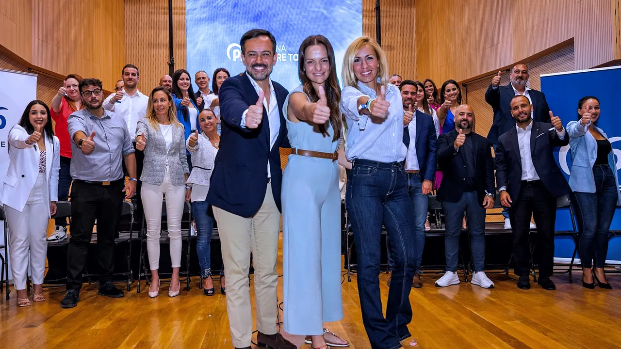 Presentaci&oacute;n equipo PP Arona(1)