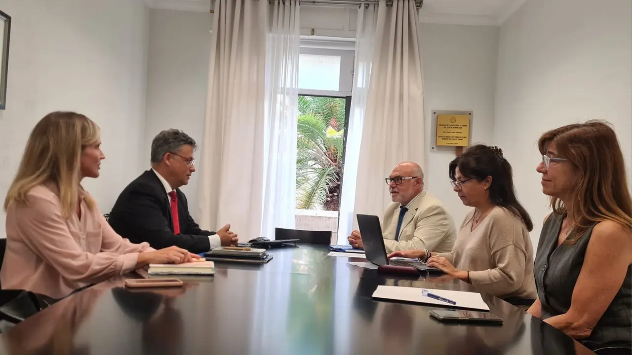 Agua cabildo REUNI&Oacute;N (2)