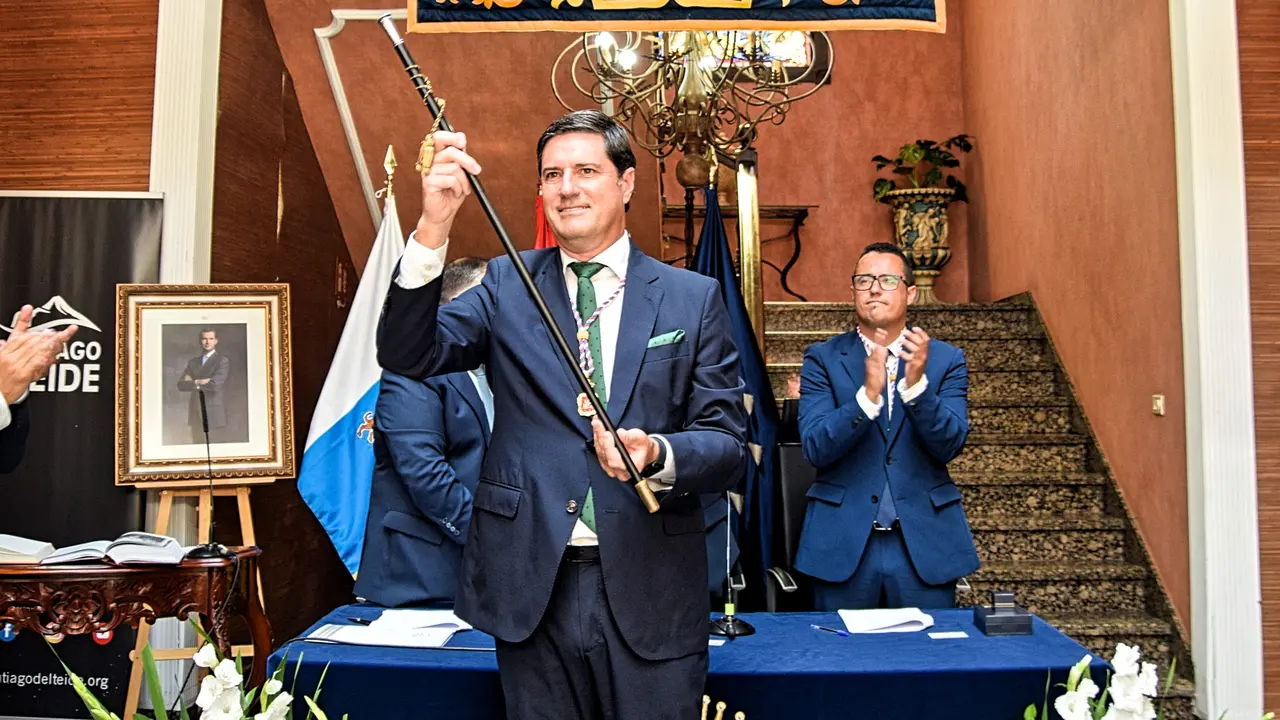 Emilio Navarro Bast&oacute;n de Mando 0987-2(1)
