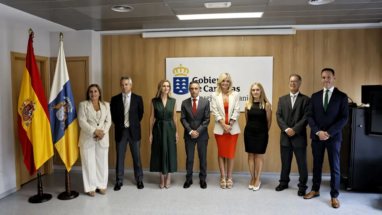 Foto de grupo de los nuevos altos cargos(1)