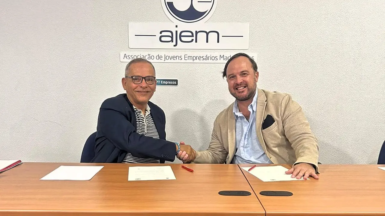 Efra&iacute;n Medina reuni&oacute;n con AJE Madeira