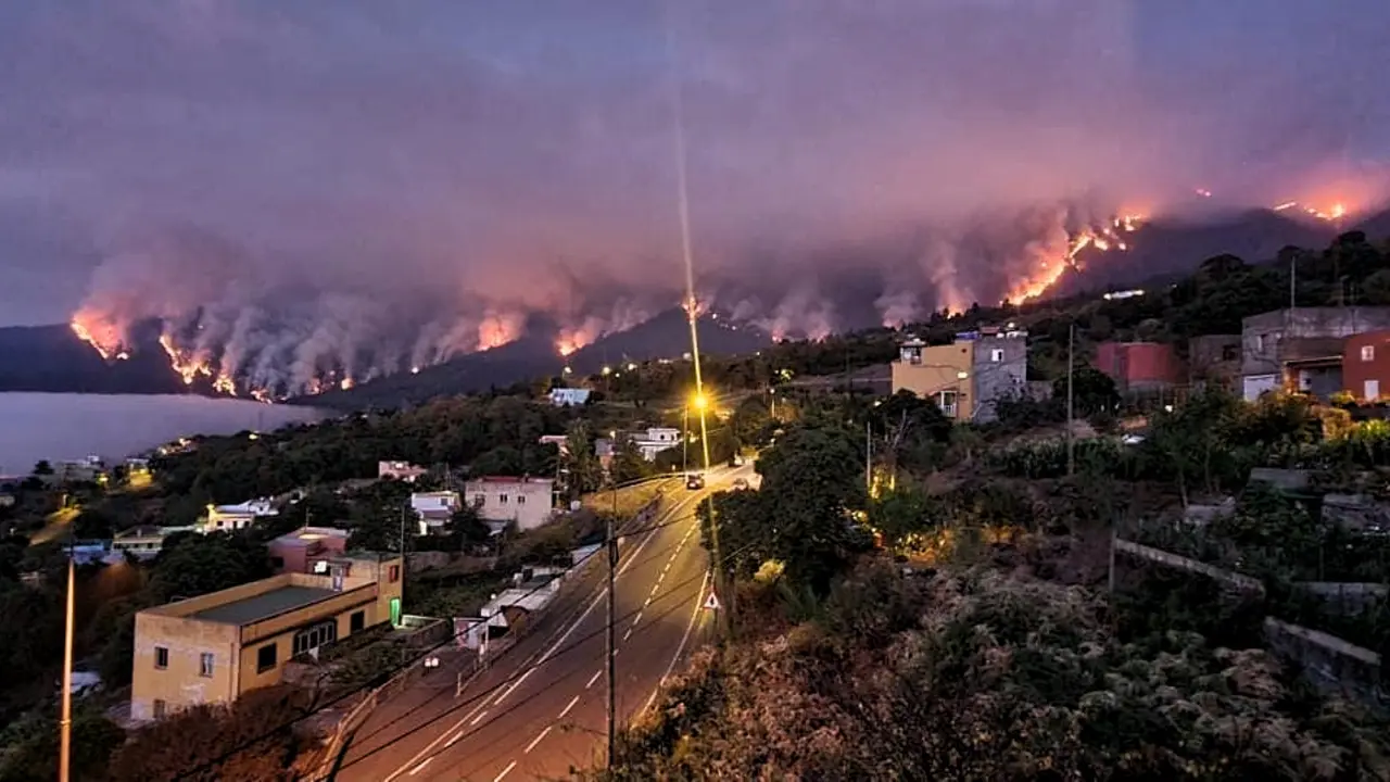 Incendio Tenerife -2023-08-17-21-51-42(1)