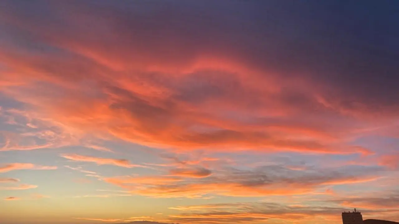 Atardecer en Los Cristianos 060923. Foto Esteban P&eacute;rez