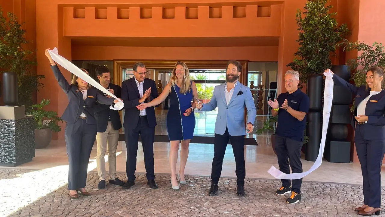 Corte cinta apertura Hotel Tivoli La Caleta