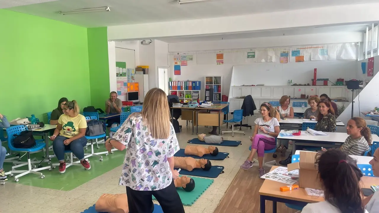 Enfermera Escolar taller sobre RCP