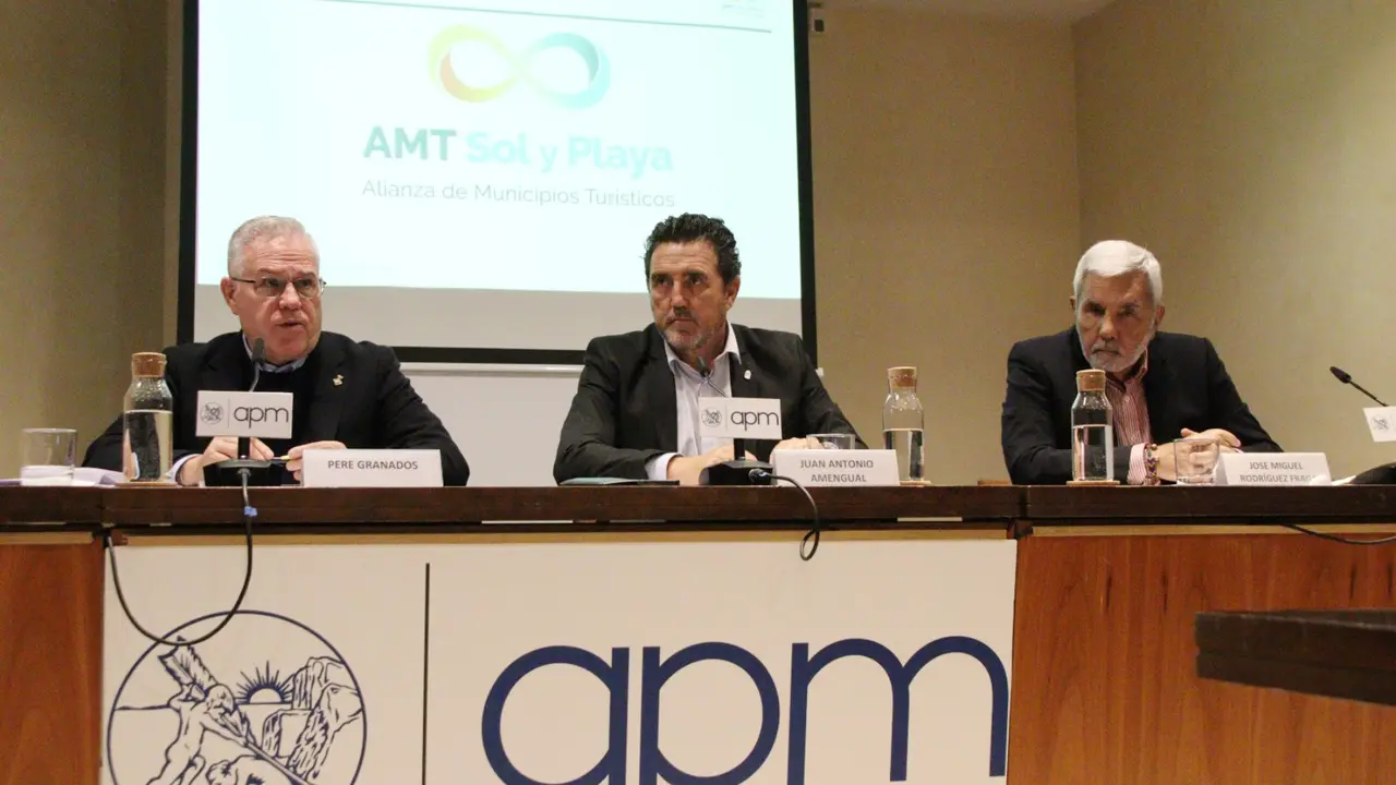Momento de la presentaci&oacute;n del estudio de definici&oacute;n de municipios tur&iacute;sticos (2)(1)