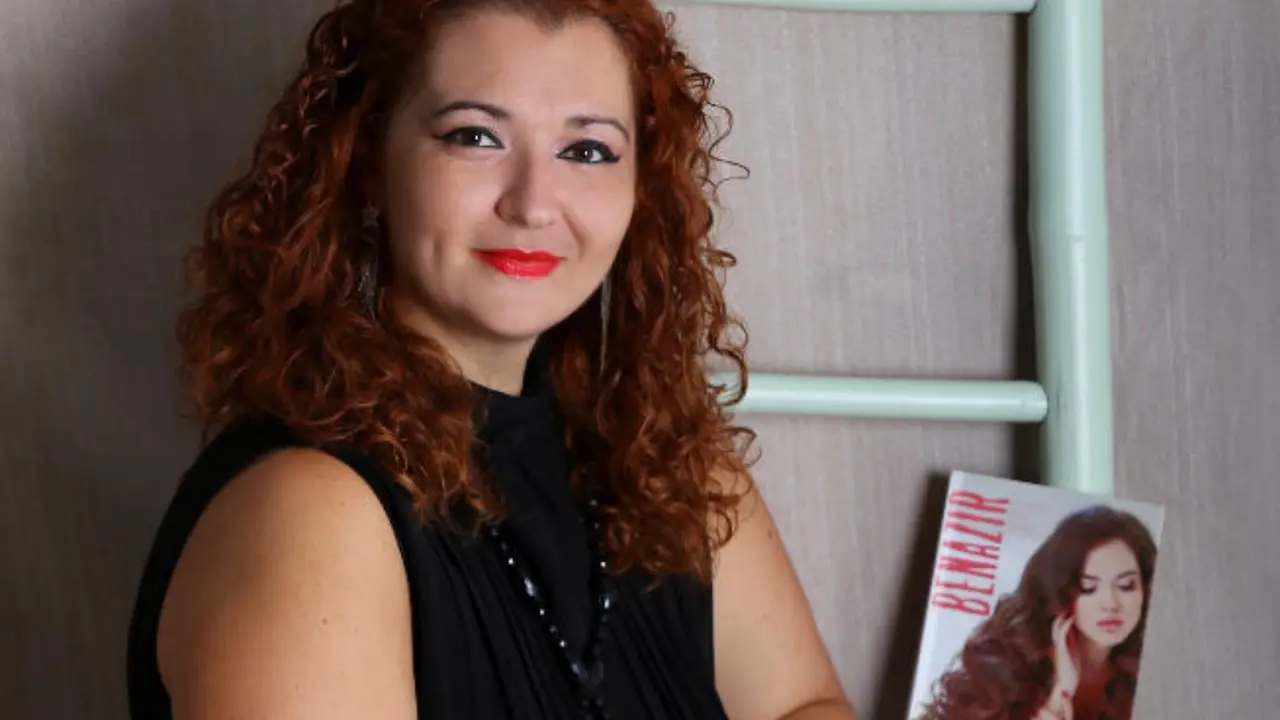Ana Nayra escritora-tinerfena-1-2(1)