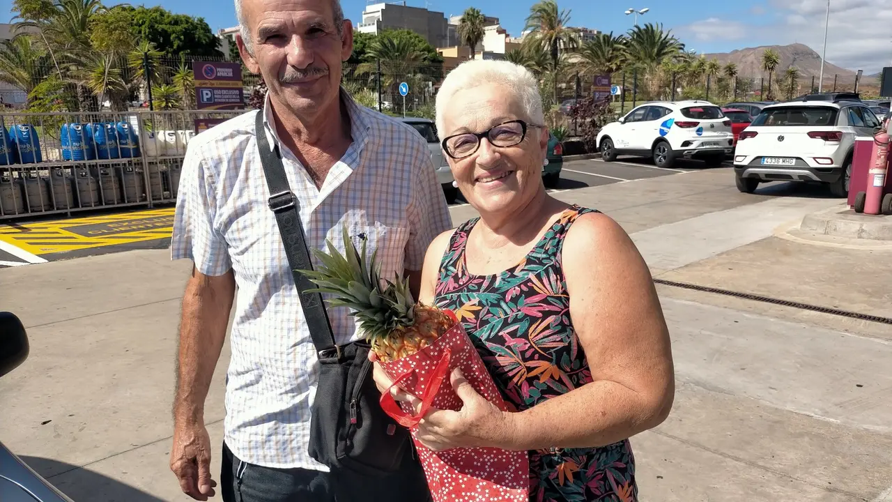 Jacinto y Carmensa con su pi&ntilde;a herre&ntilde;a
