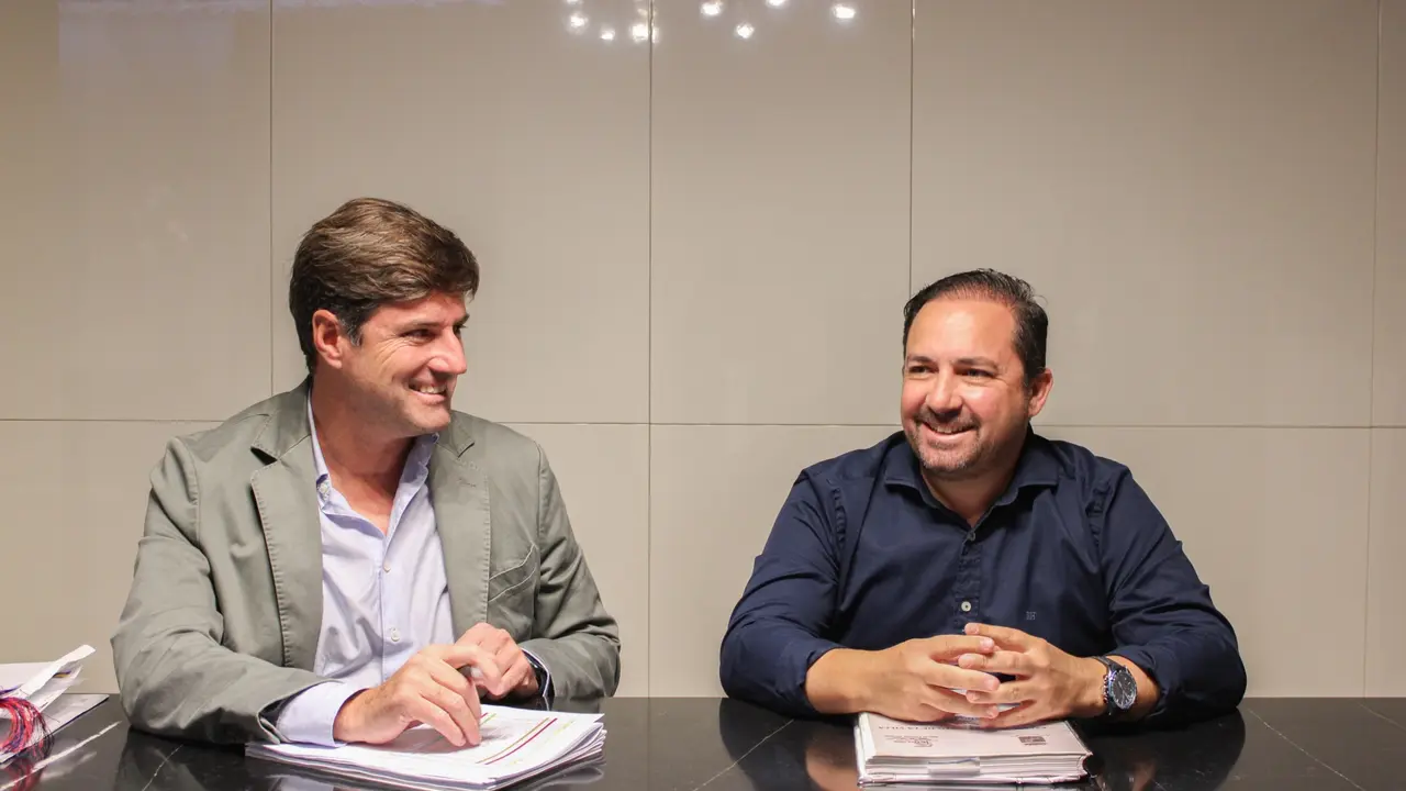 Presidente y gerente de la empresa municipal(1)