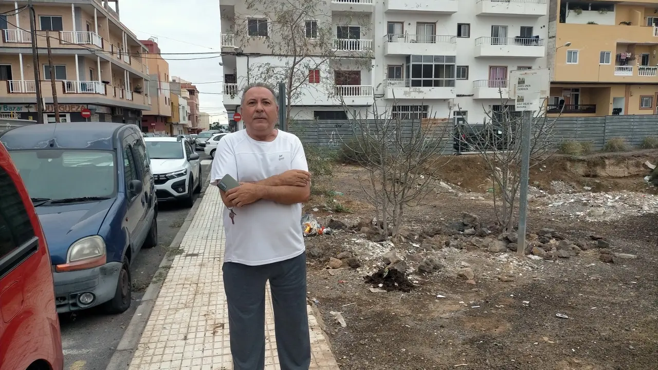 A Rafael ya se le acab&oacute; la paciencia por la actitud inc&iacute;vica de algunos vecinos del Fraile