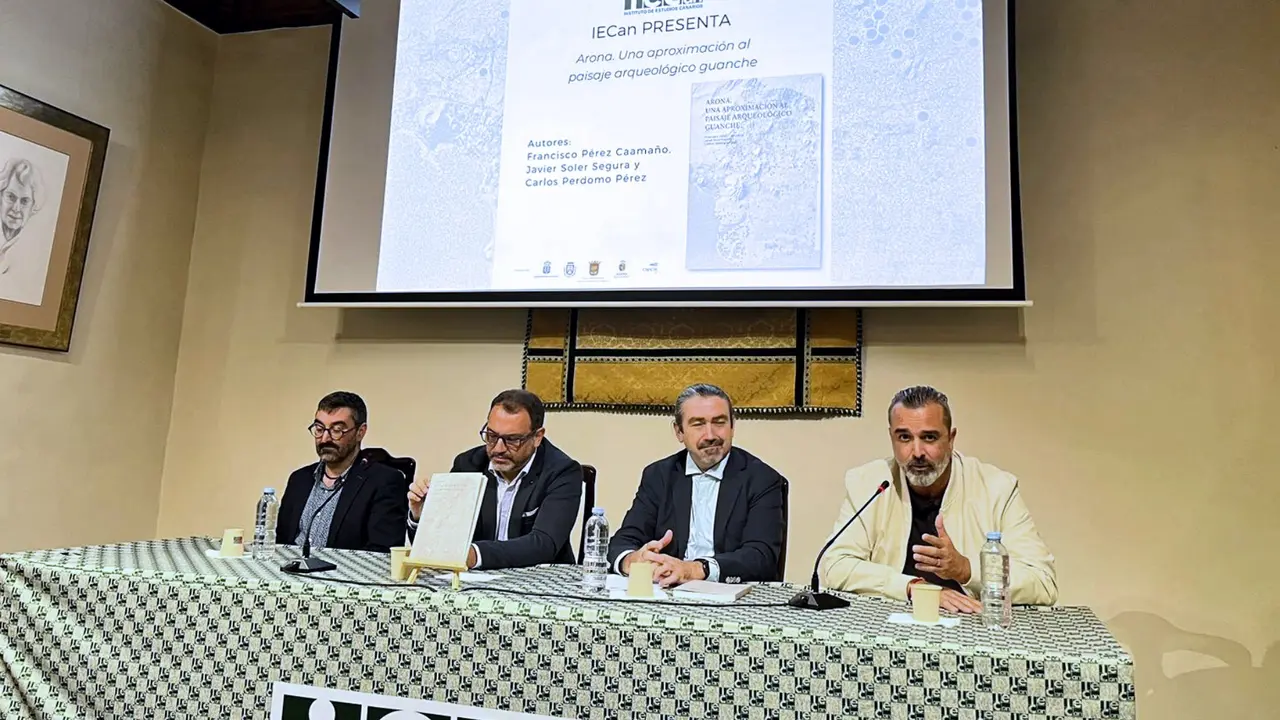 Foto Arona cient&iacute;fico(1)