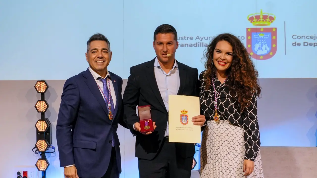 Homenaje a Abi&aacute;n Perdomo Alonso