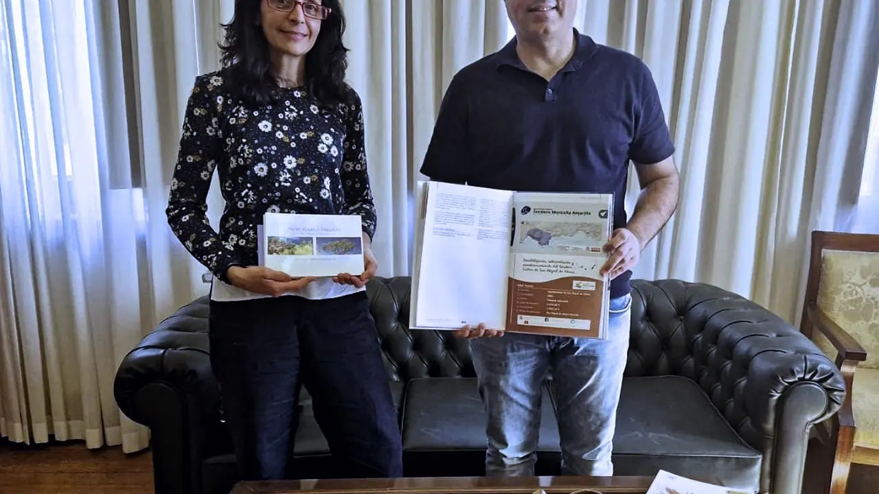 Lot Garc&iacute;a, concejal de Sector Primario y Katiuska Gonz&aacute;lez, gerente del Grupo Acci&oacute;n Costera de Tenerife.