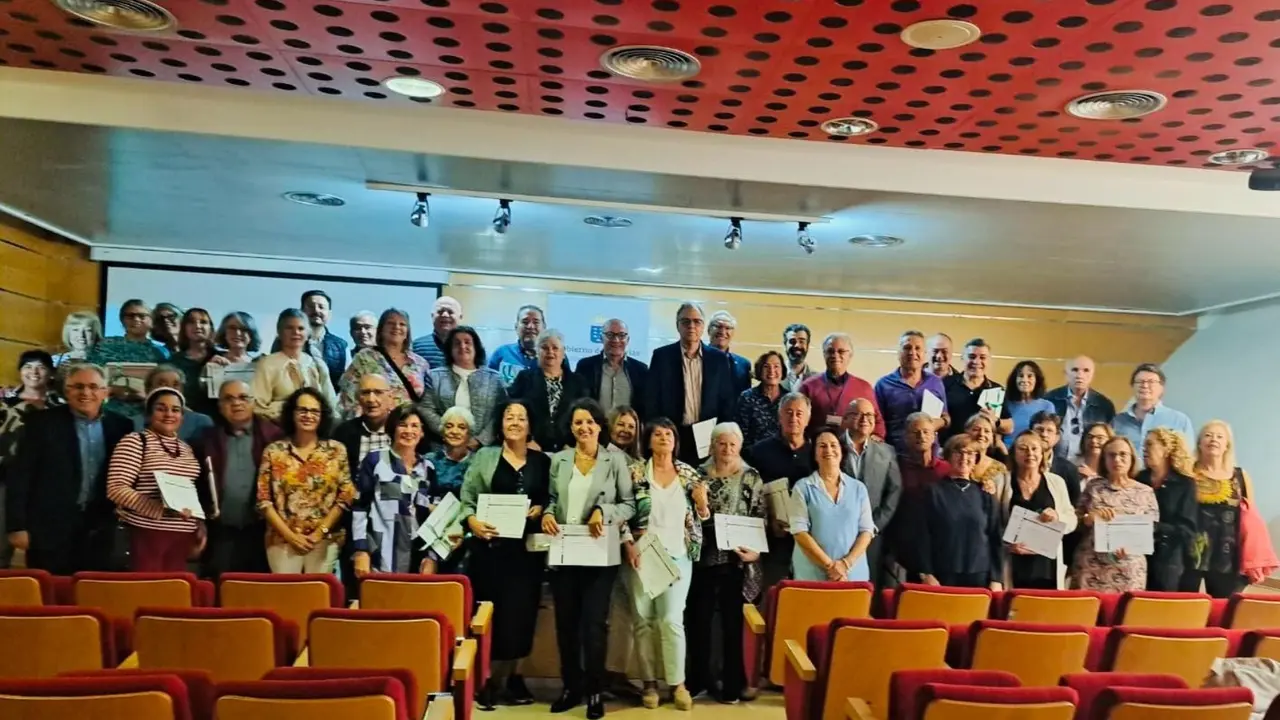 Foto de familia de las personas homenajeadas(1)