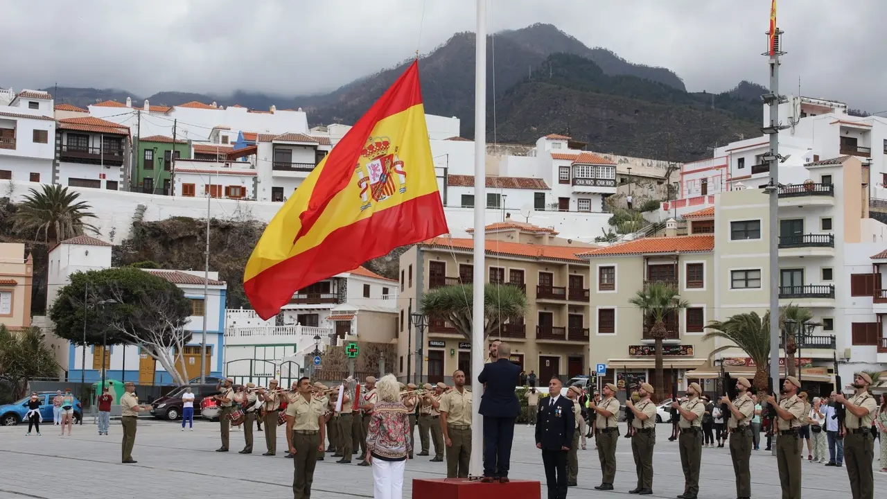 Izado Bandera Candelaria 1-83(1)