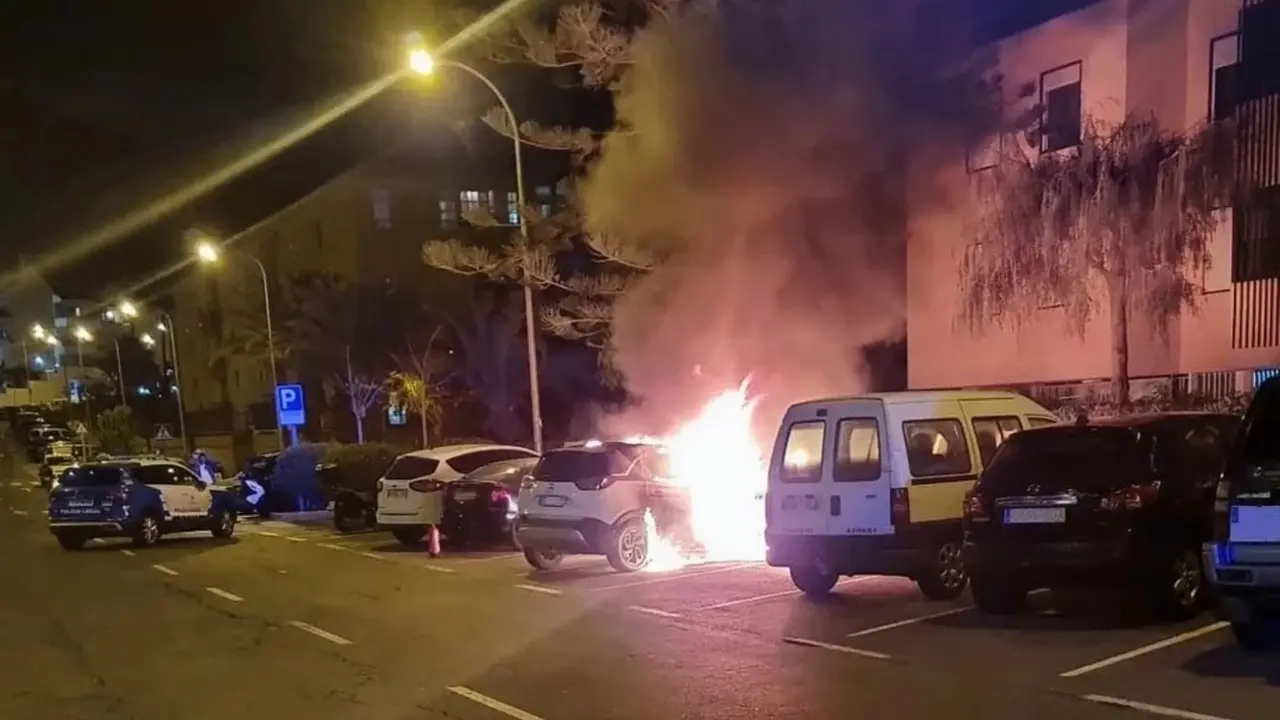 Incendio vehiculo Los Cristianos 02(1)