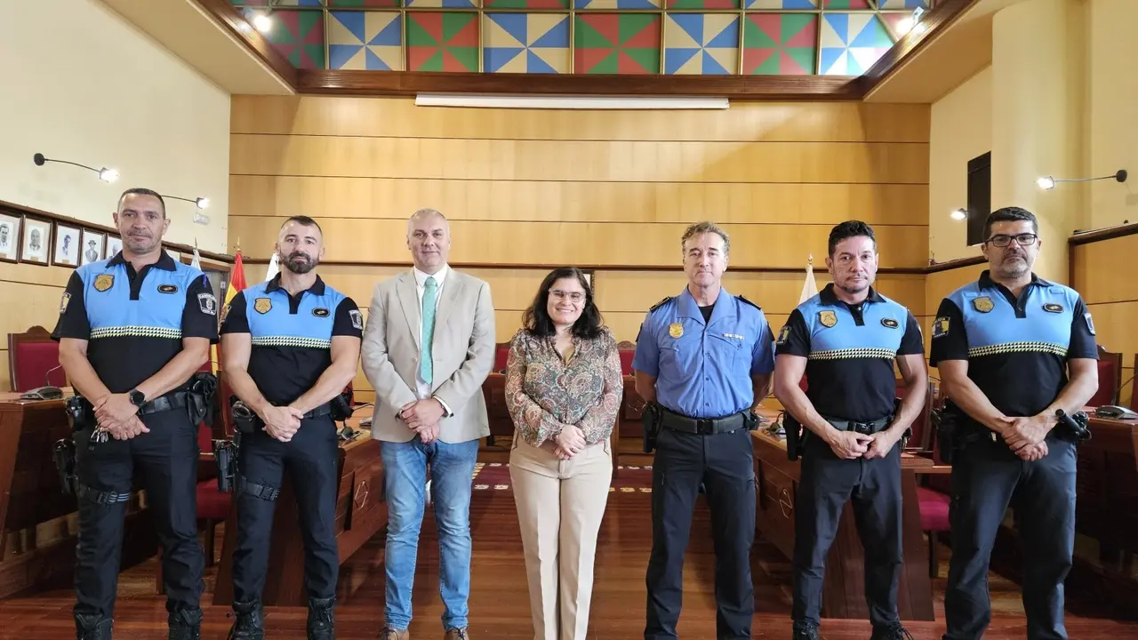 Toma de posesi&oacute;n de 4 nuevos oficiales (7)