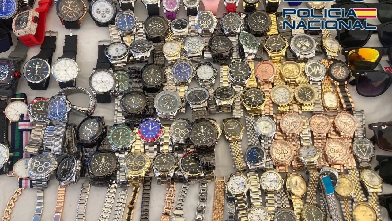 Policia relojes falsos
