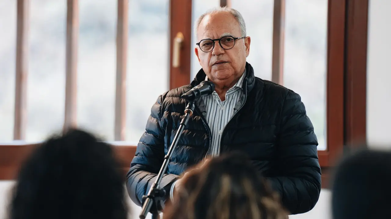 050424 Casimiro Curbelo durante un encuentro con empresarios(1)