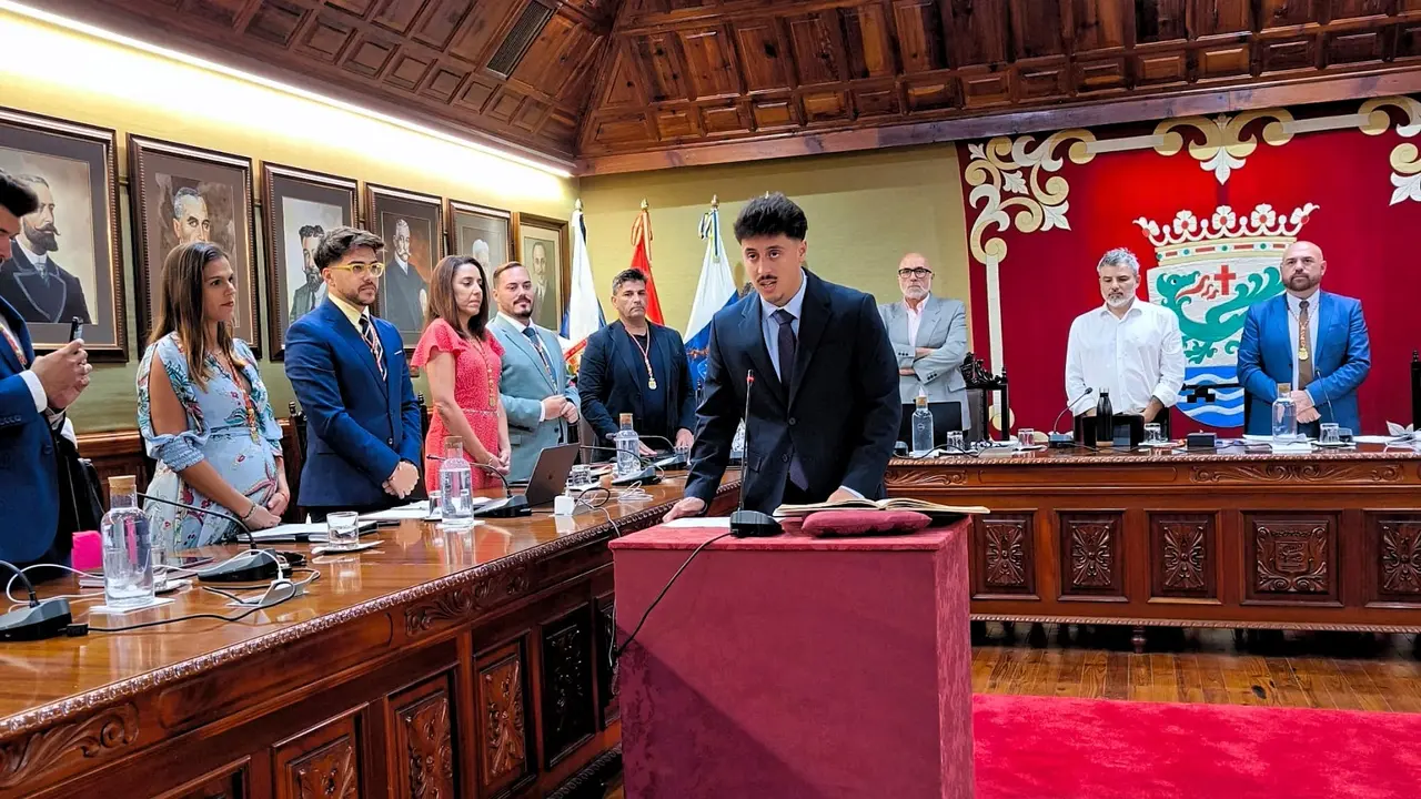 Reinaldo Rodr&iacute;guez toma posesi&oacute;n como nuevo concejal del PSOE