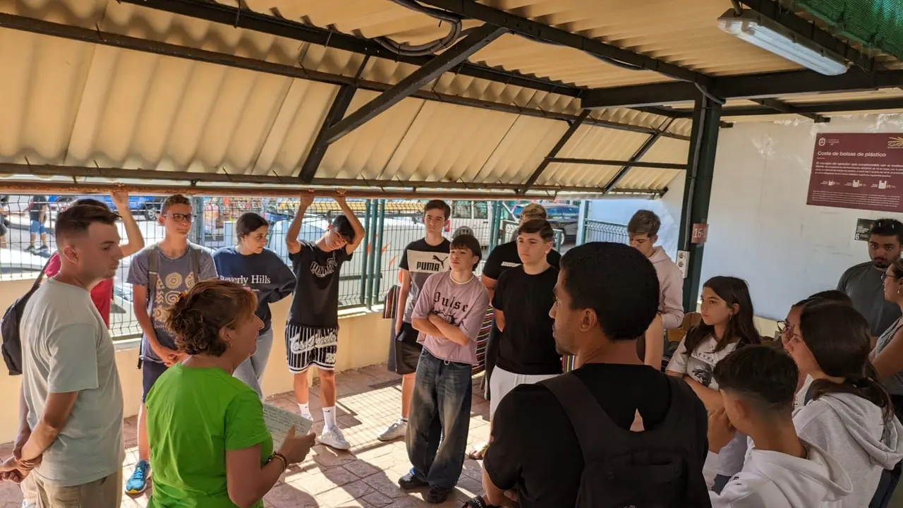 El IES Santa Ana Visita el Mercado