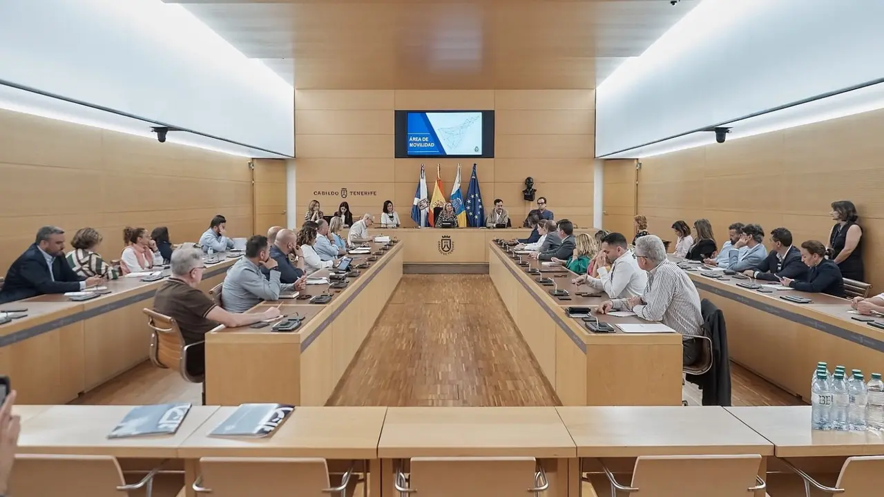 FOTO REUNI&Oacute;N ALCALDES 1(1)