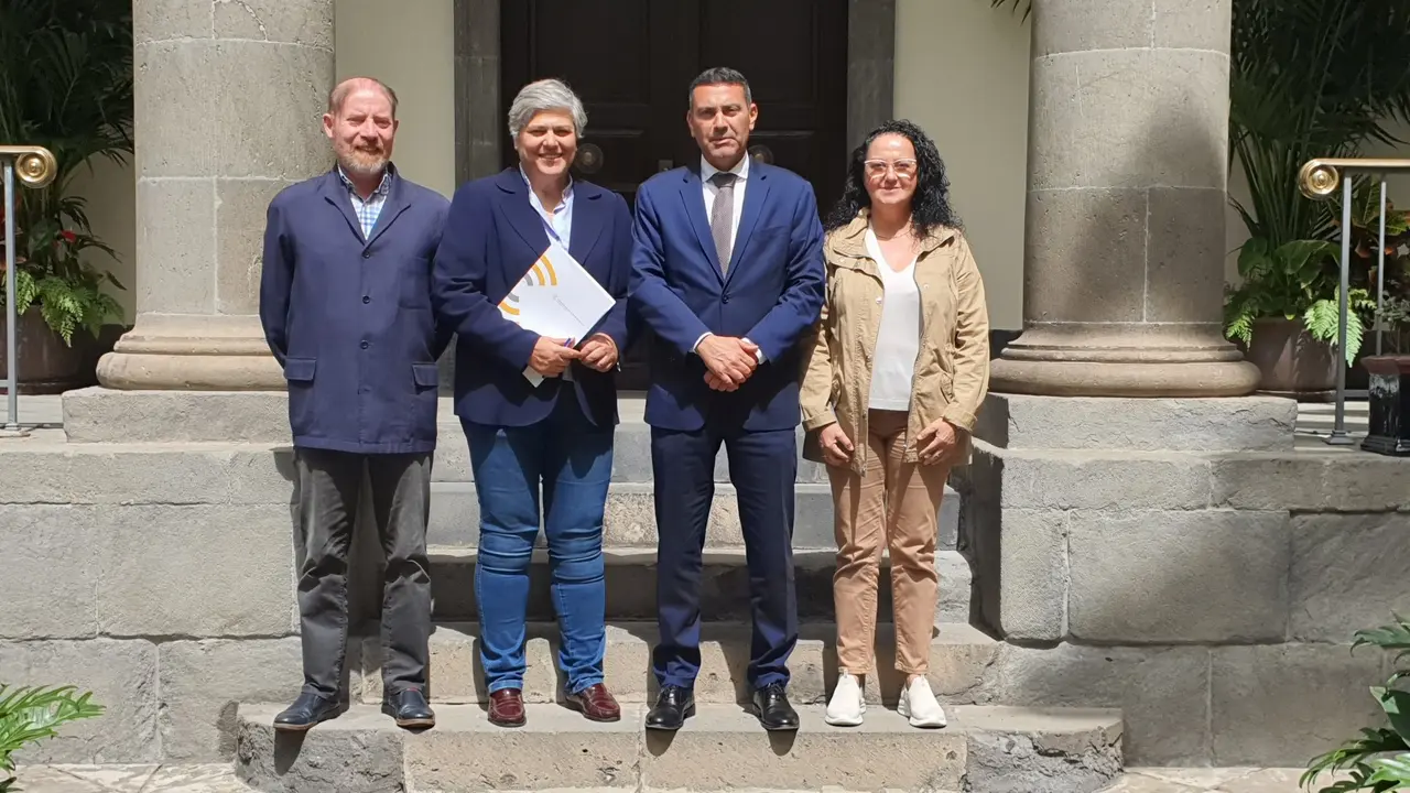 Reuni&oacute;n de la Comisionada de Transparencia con la FECAI(1)