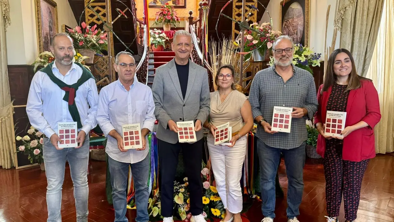 presentaci&oacute;n del libro por el XL aniversario